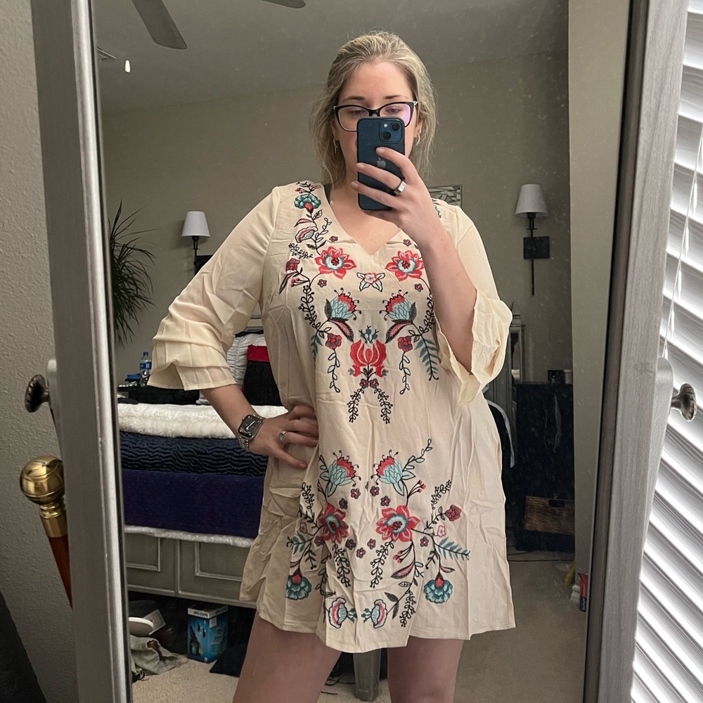 Umgee Pastel Floral Embroidered Tunic Dress - size M - Picture 5 of 7